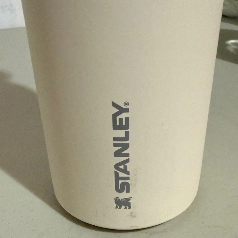 Stanley Beige Insulated Bottle - Picture 2 of 5